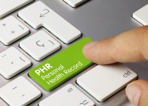 健康経営優良法人2025の申請開始！新たに加わった設問「PHRの活用促進」とは？